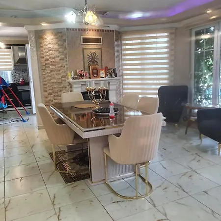 Luxury Family מלון באלאק