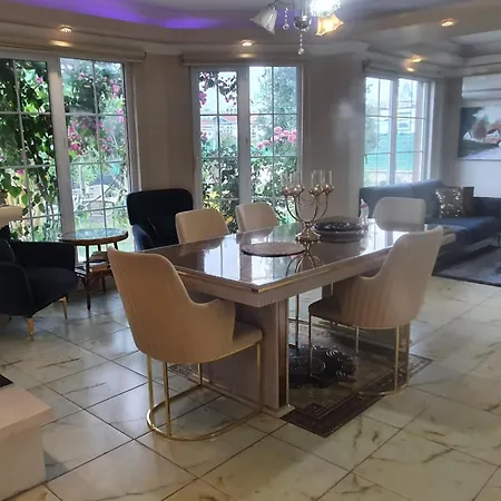 מלון Luxury Family 4*